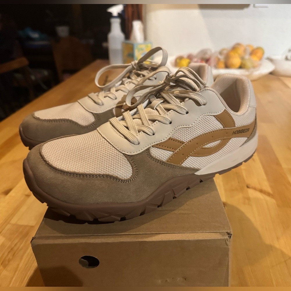 Beige Lightweight Men’s Athletic Sneakers